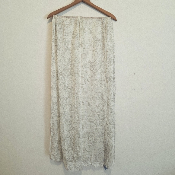 NWT VIVANTE by VSA Floral Scarf / Wrap Coastal Beach Resortwear Frayed Ends - Picture 9 of 11